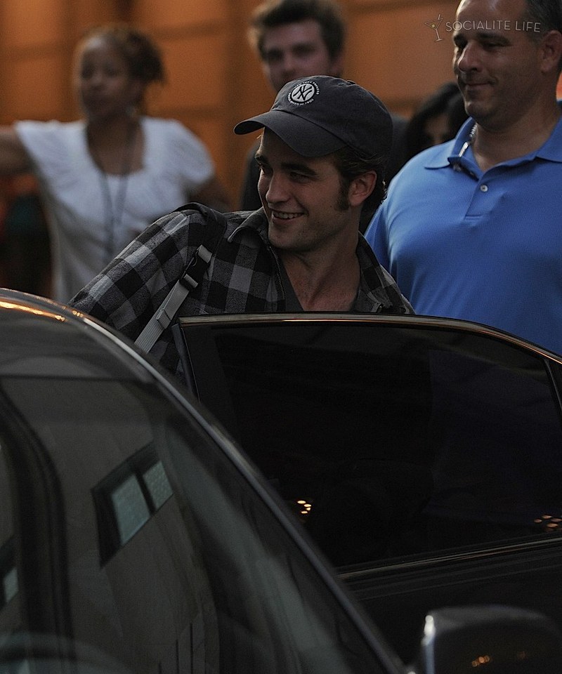 gallery_enlarged-robert-pattinso-1441.jpg