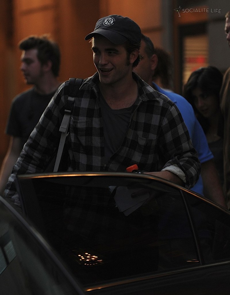 gallery_enlarged-robert-pattinso-2471.jpg